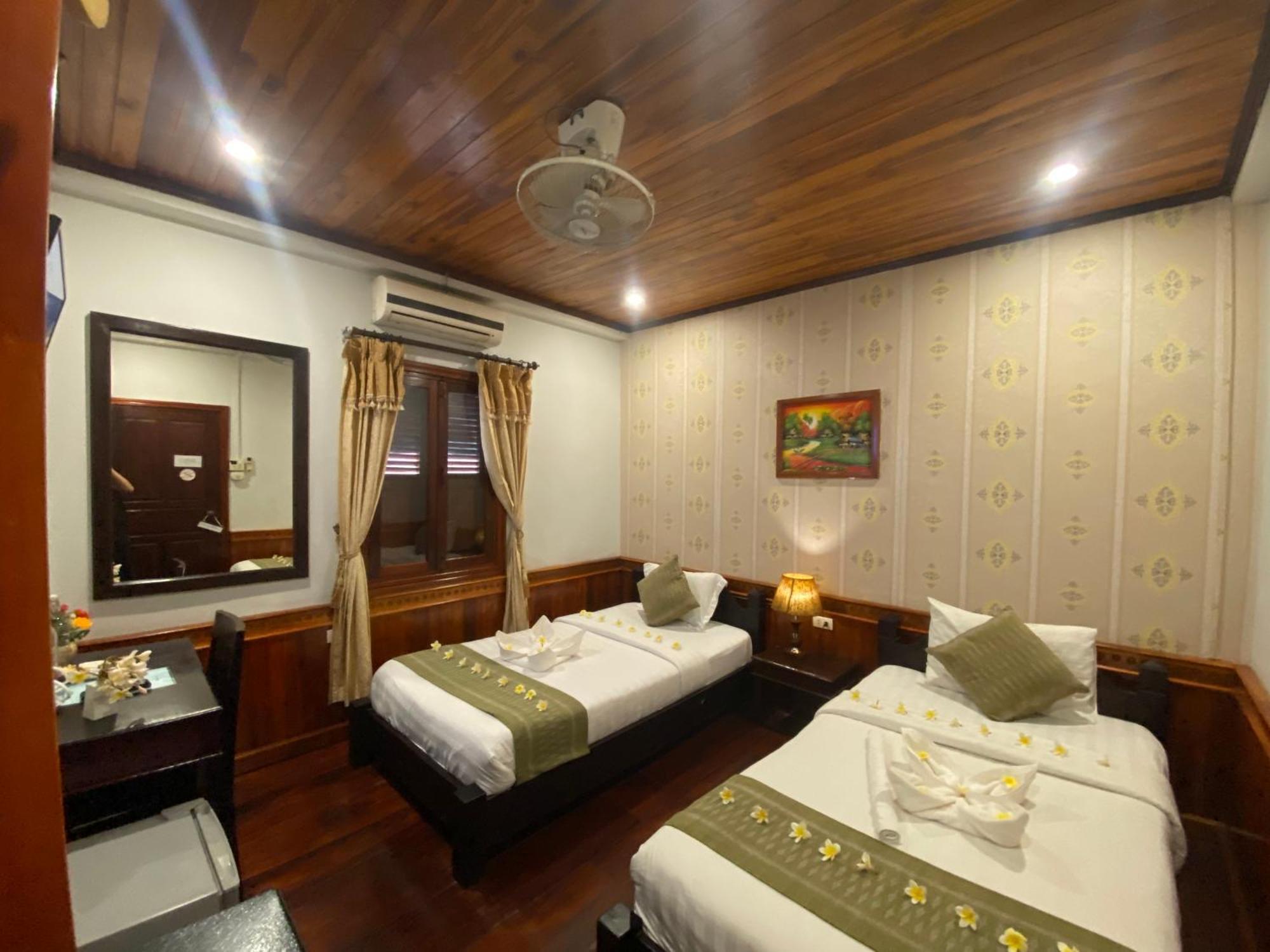 Golden Lotus Place Луанг Прабанг Екстериор снимка