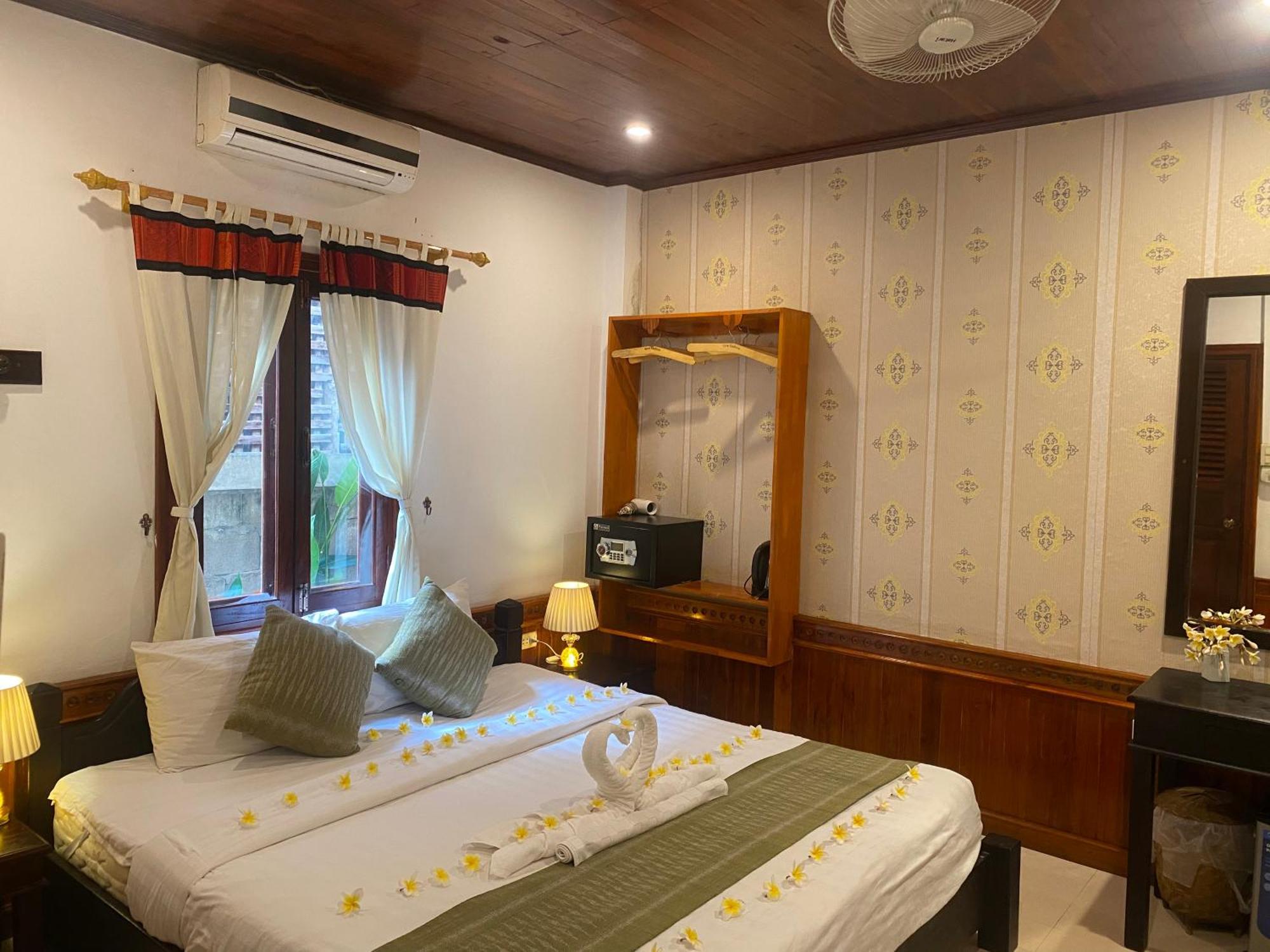 Golden Lotus Place Луанг Прабанг Екстериор снимка