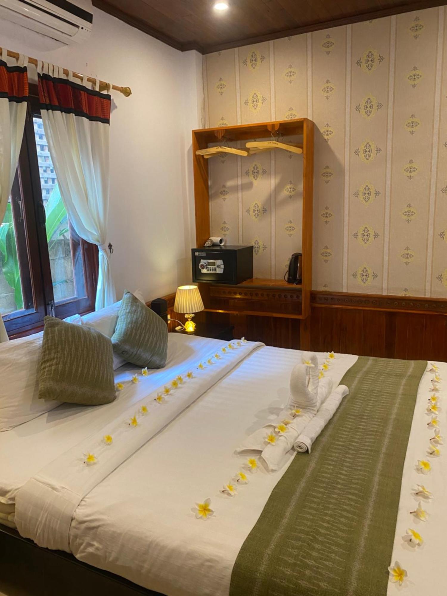 Golden Lotus Place Луанг Прабанг Екстериор снимка