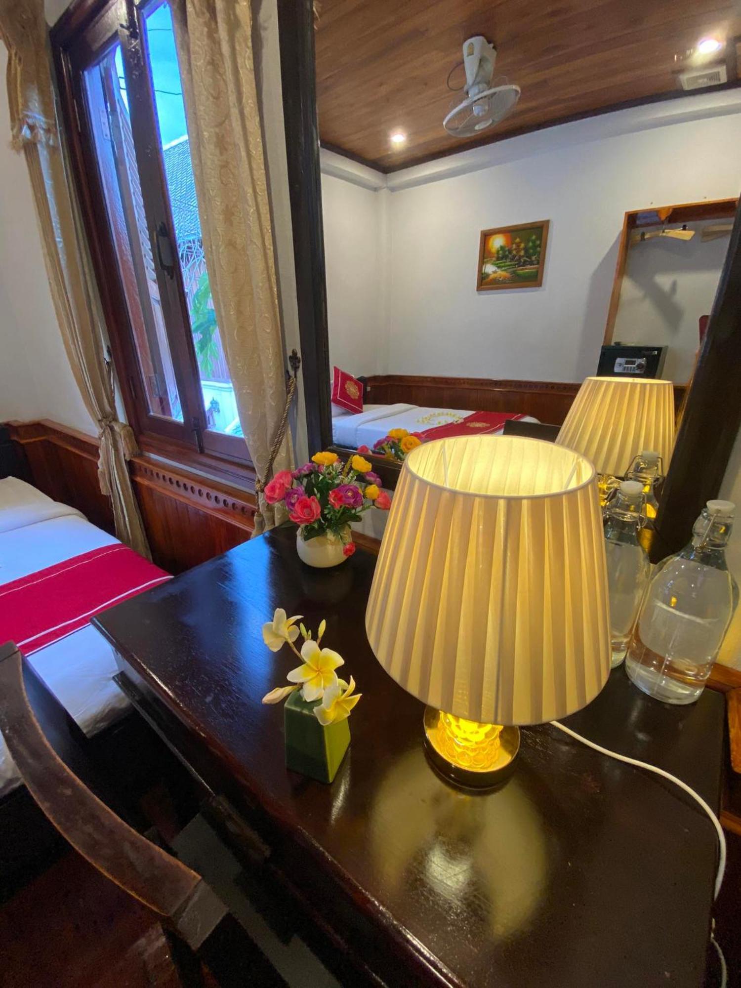 Golden Lotus Place Луанг Прабанг Екстериор снимка